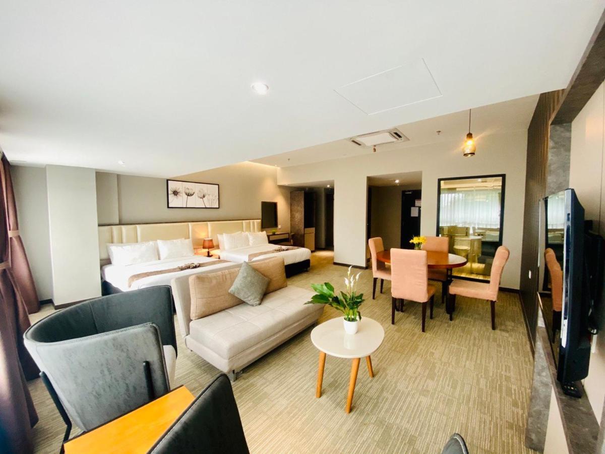 Glex Hotel Signature ยะโฮร์บาห์รู ภายนอก รูปภาพ